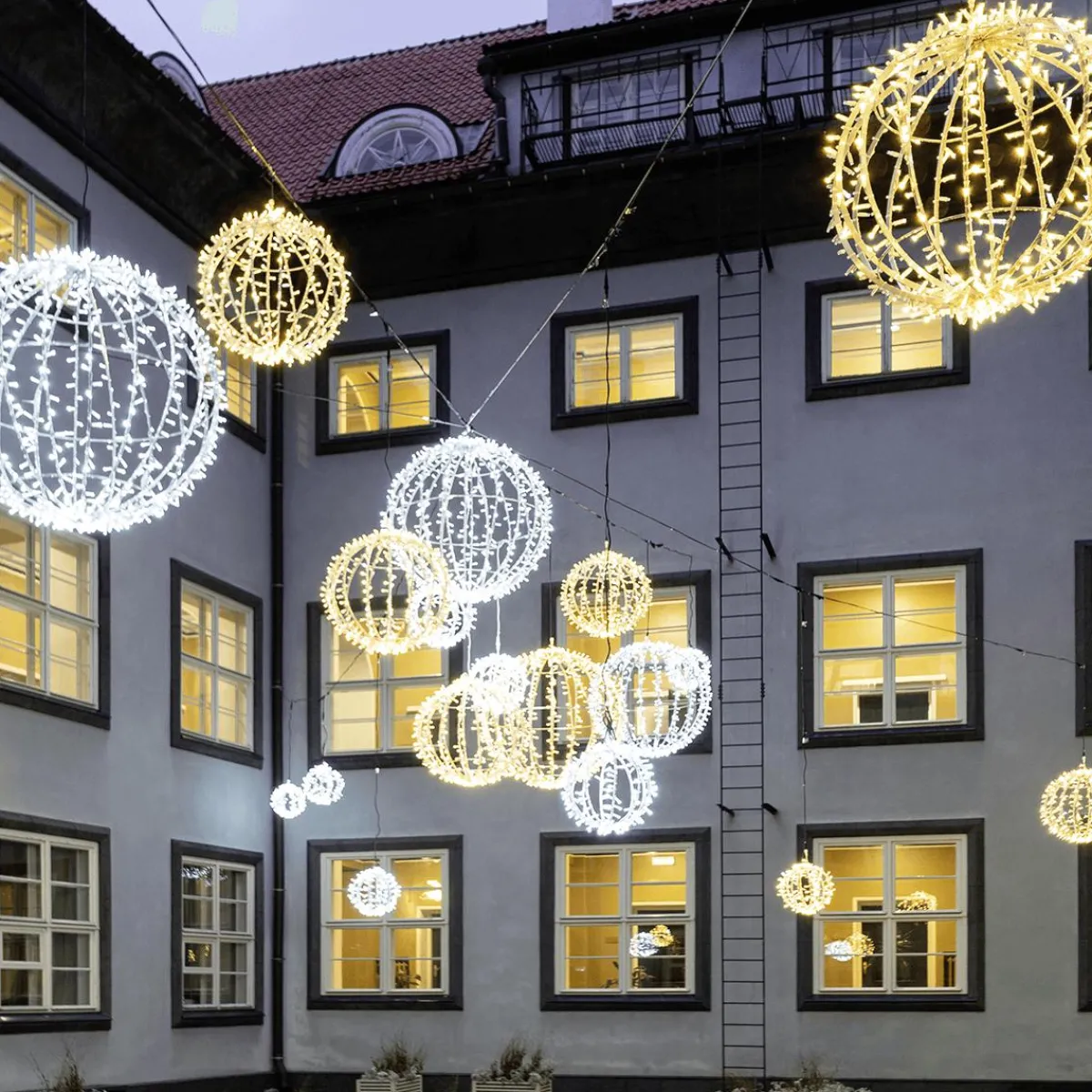 Boule En Métal 100 Cm Ø Avec LED Froides-DecoWoerner Online