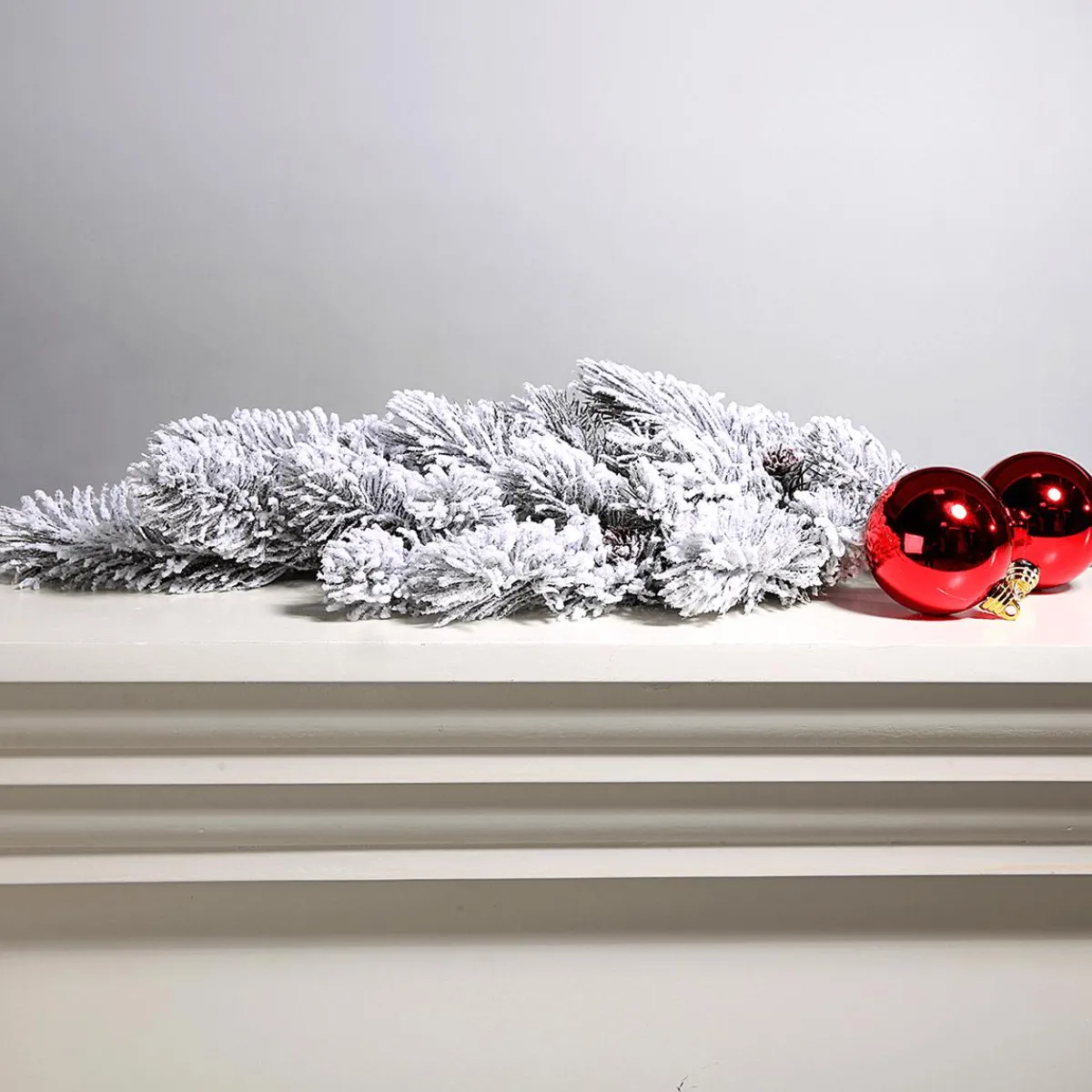Branche De Sapin Enneigée Avec Pommes De Pin-DecoWoerner Discount