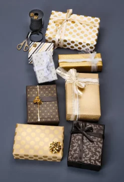 Papier Kraft Recyclé à Pois Dés - Rouleau De Papier Cadeau écologique 50 M-DecoWoerner New